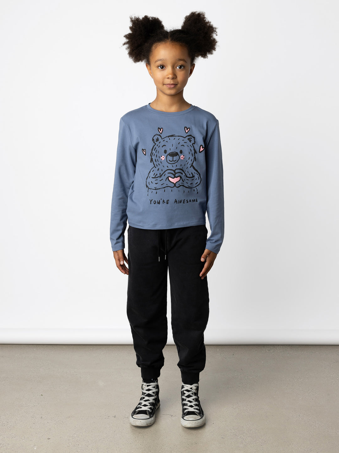 Minti kids clothing. Boxy style long sleeved tee. 190 Gram // 95% Cotton // 5% Elastane.
