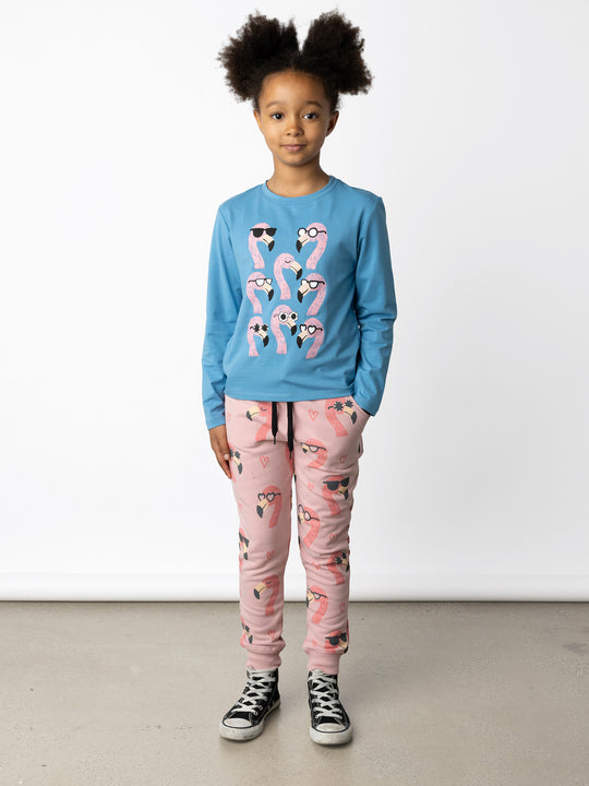 Minti kids clothing. Boxy style long sleeved tee. 190 Gram // 95% Cotton // 5% Elastane.