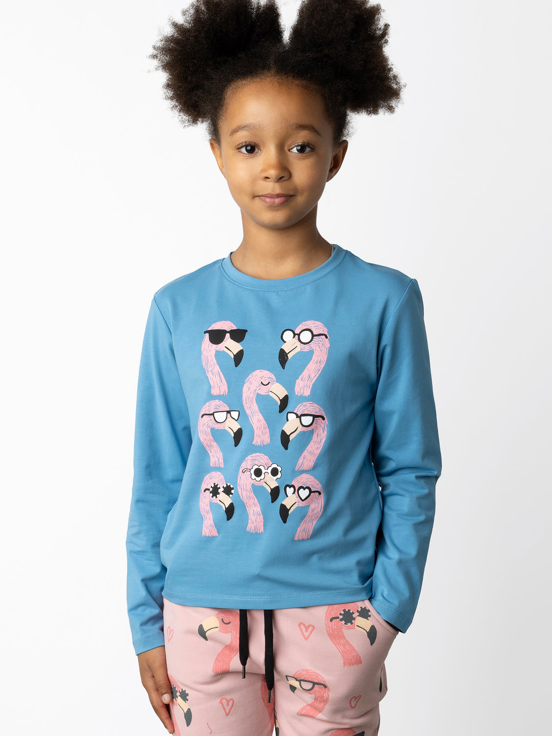 Minti kids clothing. Boxy style long sleeved tee. 190 Gram // 95% Cotton // 5% Elastane.