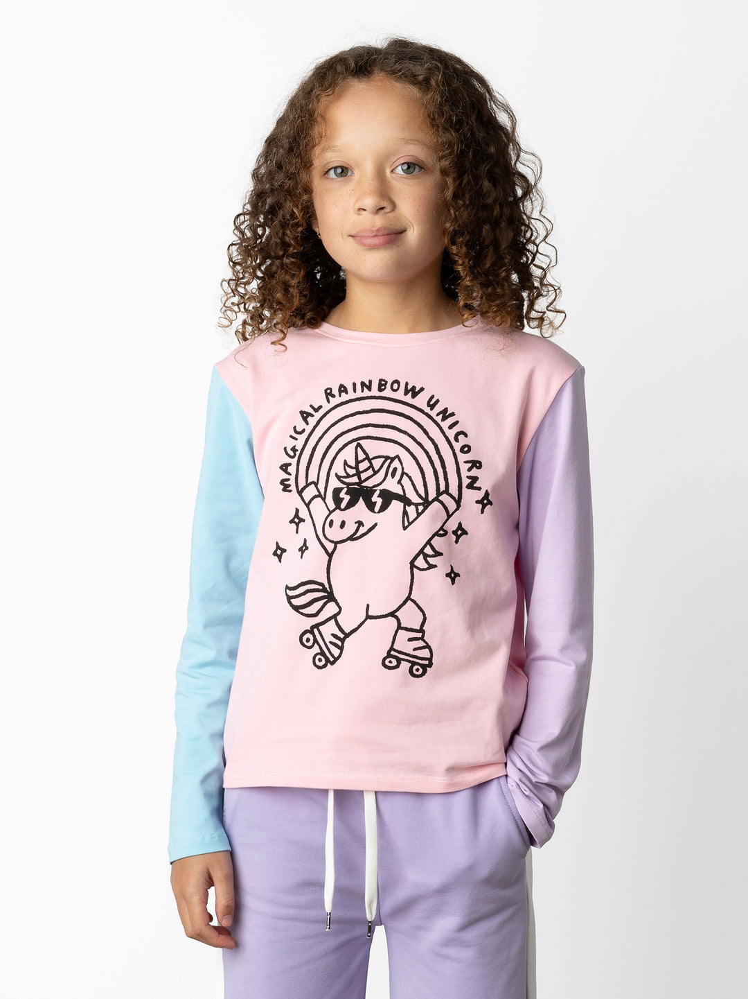 Minti kids clothing. Boxy style long sleeved tee. 190 Gram // 95% Cotton // 5% Elastane.