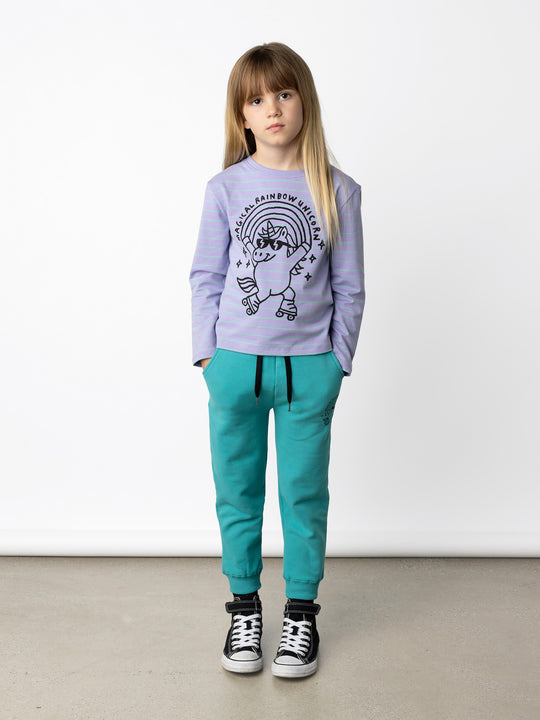 Minti kids clothing. Boxy style long sleeved tee. 190 Gram // 95% Cotton // 5% Elastane.