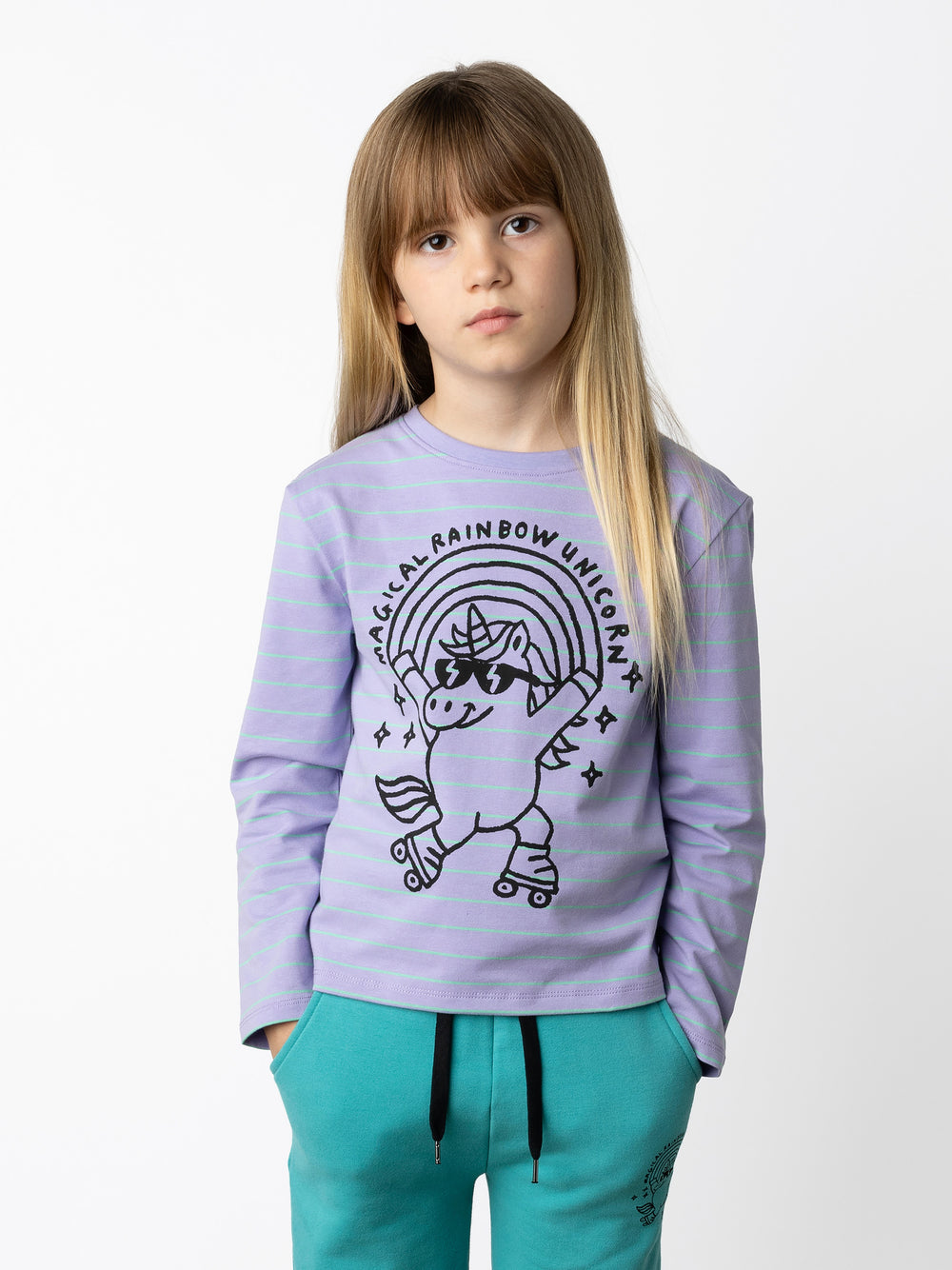 Minti kids clothing. Boxy style long sleeved tee. 190 Gram // 95% Cotton // 5% Elastane.
