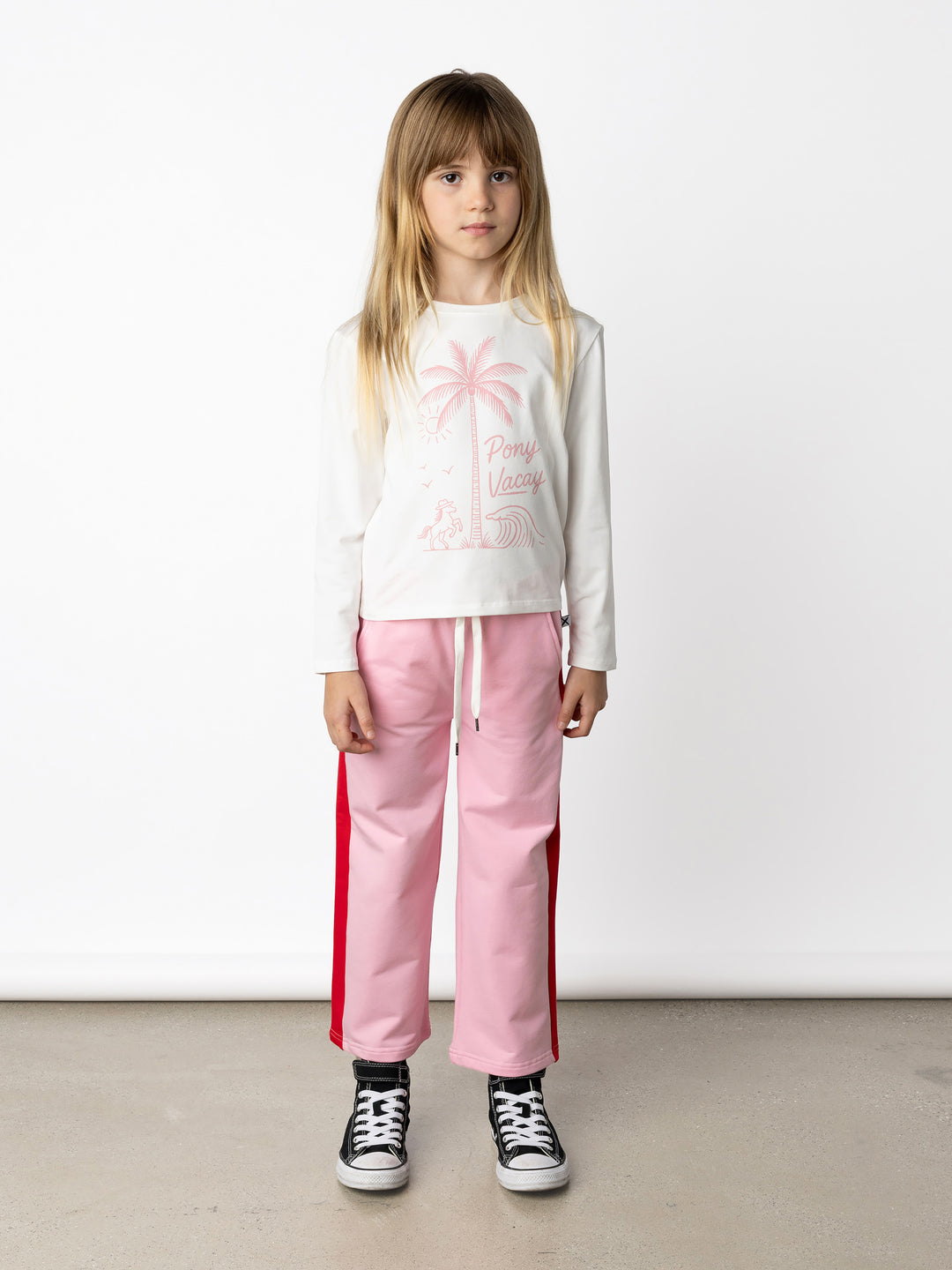 Minti kids clothing. Boxy style long sleeved tee. 190 Gram // 95% Cotton // 5% Elastane.