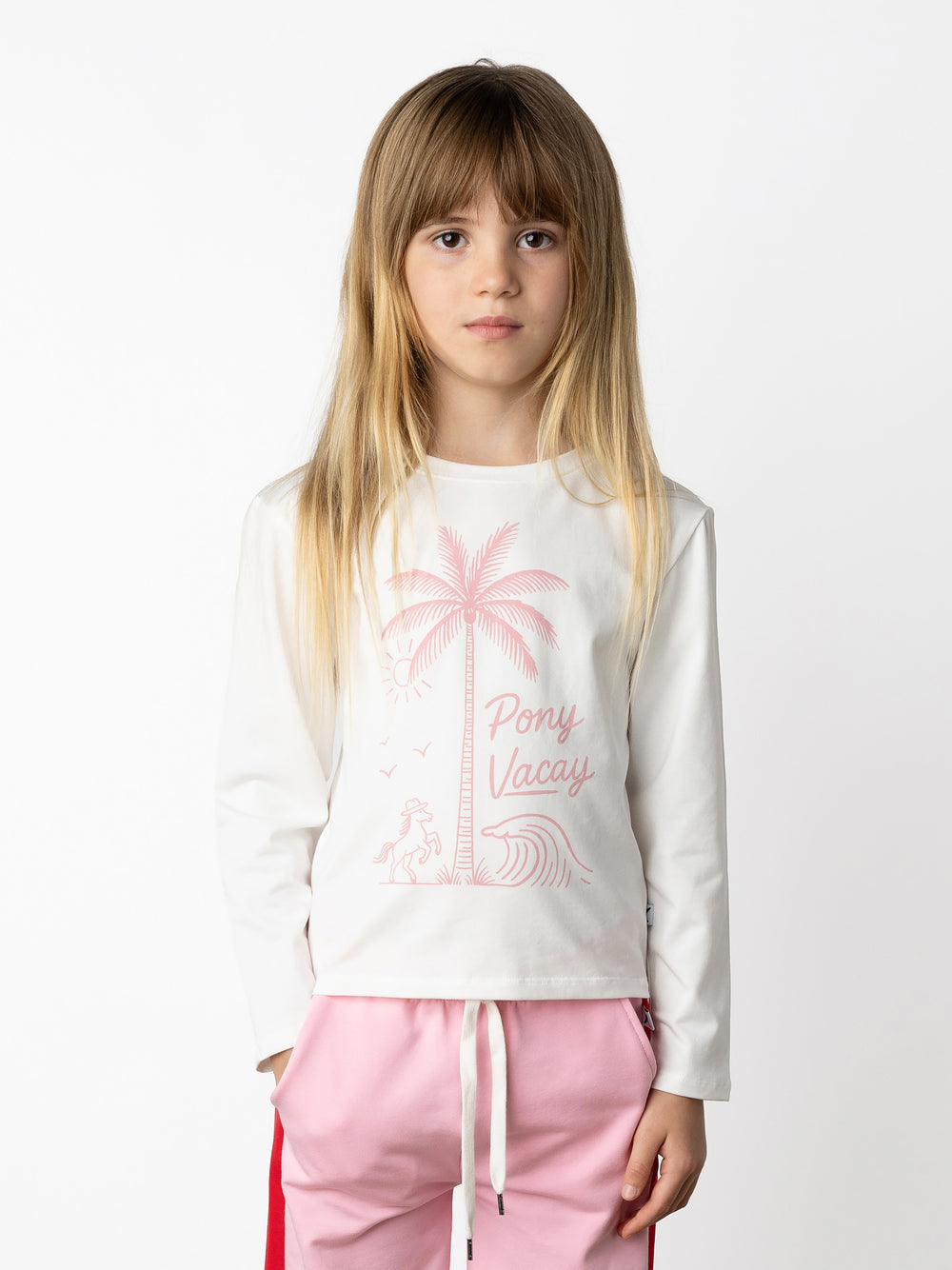 Minti kids clothing. Boxy style long sleeved tee. 190 Gram // 95% Cotton // 5% Elastane.