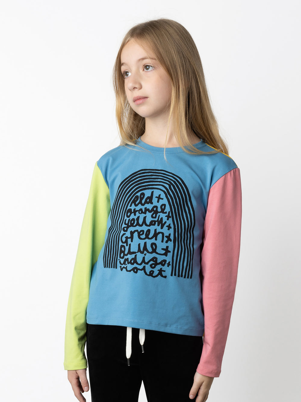 Minti kids clothing. Boxy style long sleeved tee. 190 Gram // 95% Cotton // 5% Elastane.