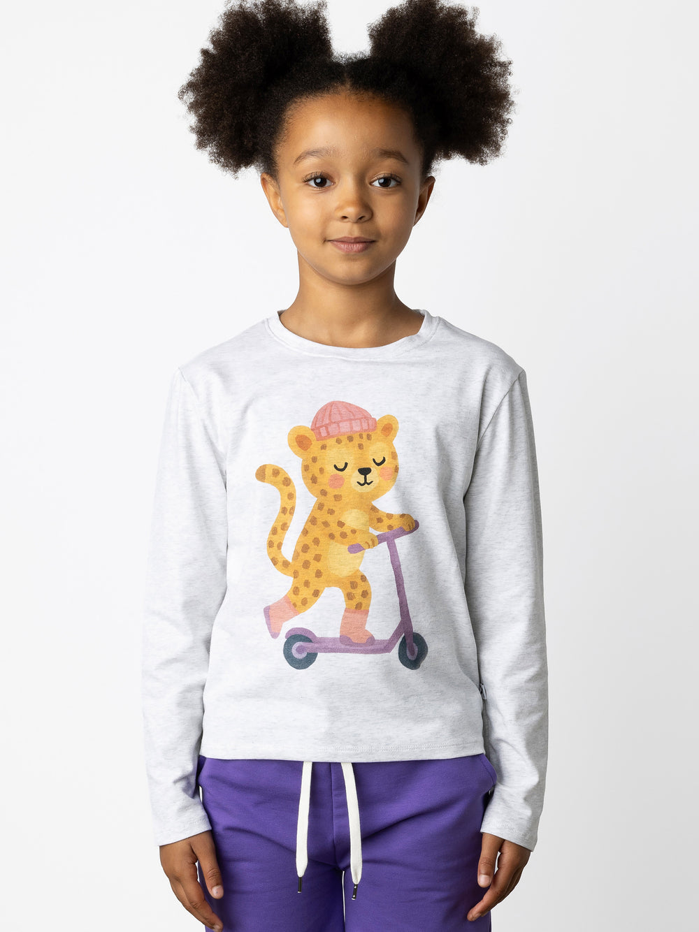 Minti kids clothing. Boxy style long sleeved tee. 190 Gram // 95% Cotton // 5% Elastane.