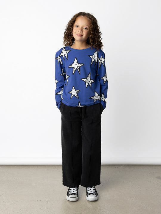 Minti kids clothing. Boxy style long sleeved tee. 190 Gram // 95% Cotton // 5% Elastane.
