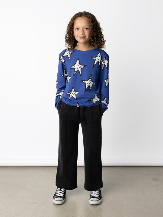 Minti kids clothing. Boxy style long sleeved tee. 190 Gram // 95% Cotton // 5% Elastane.
