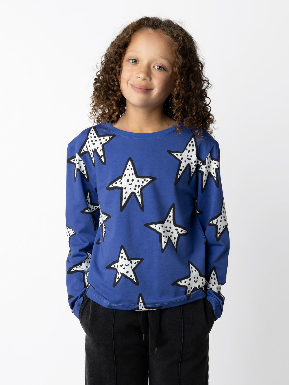 Minti kids clothing. Boxy style long sleeved tee. 190 Gram // 95% Cotton // 5% Elastane.