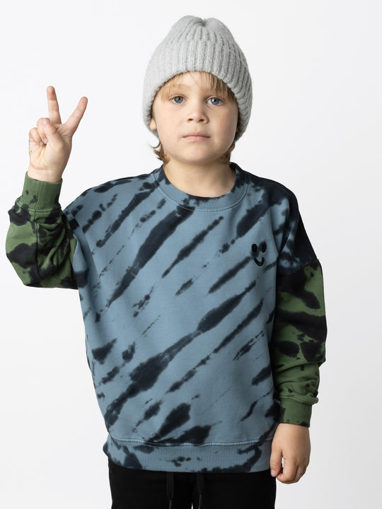 Minti kids clothing. Super cosy oversized fit crew with drop shoulder detail. 2x2 Rib at the neck, hem and cuffs. 320 Gram // 95% Cotton // 5% Elastane.
