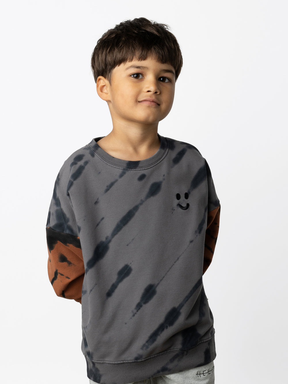 Minti kids clothing. Super cosy oversized fit crew with drop shoulder detail. 2x2 Rib at the neck, hem and cuffs. 320 Gram // 95% Cotton // 5% Elastane.