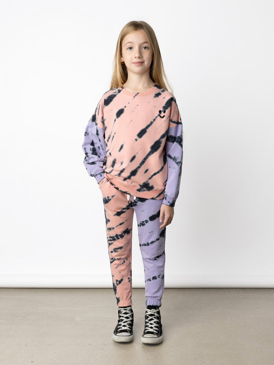 Minti kids clothing. Super cosy oversized fit crew with drop shoulder detail. 2x2 Rib at the neck, hem and cuffs. 320 Gram // 95% Cotton // 5% Elastane.