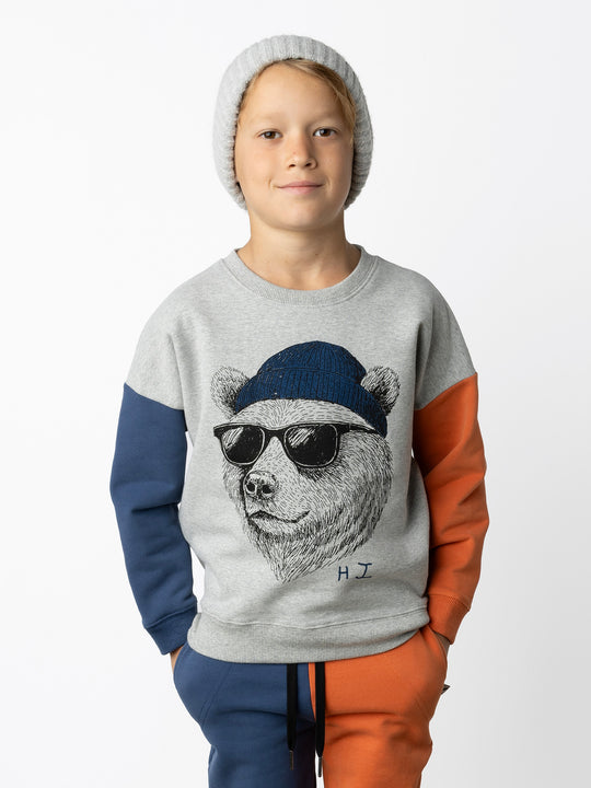 Minti kids clothing. Super cosy oversized fit crew with drop shoulder detail. 2x2 Rib at the neck, hem and cuffs. 330 Gram // Brushed Inside // 95% Cotton // 5% Elastane.