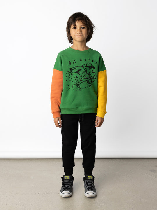Minti kids clothing. Super cosy oversized fit crew with drop shoulder detail. 2x2 Rib at the neck, hem and cuffs. 330 Gram // Brushed Inside // 95% Cotton // 5% Elastane.