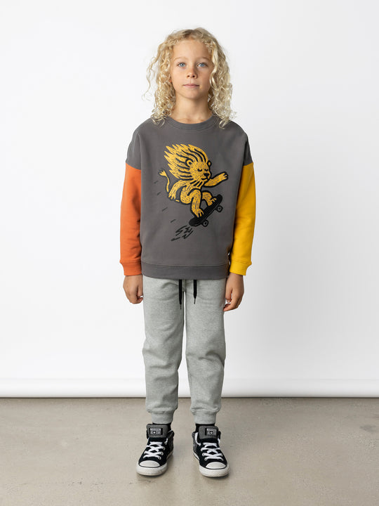Minti kids clothing. Super cosy oversized fit crew with drop shoulder detail. 2x2 Rib at the neck, hem and cuffs. 330 Gram // Brushed Inside // 95% Cotton // 5% Elastane.