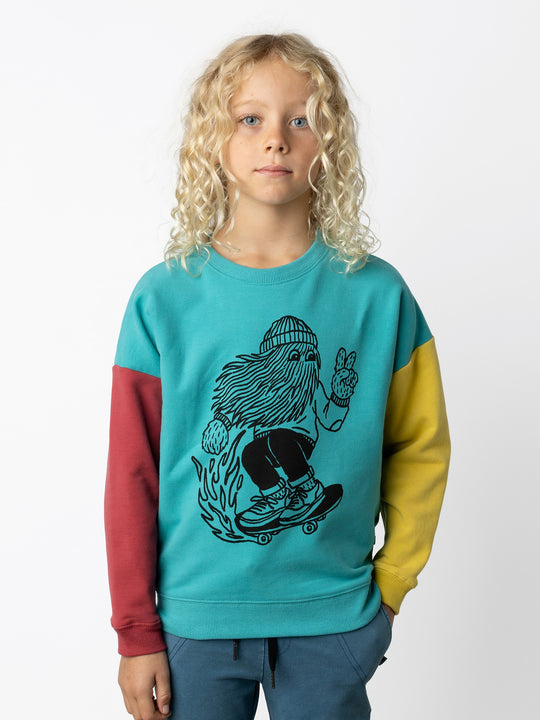 Minti kids clothing. Super cosy oversized fit crew with drop shoulder detail. 2x2 Rib at the neck, hem and cuffs. 330 Gram // Brushed Inside // 95% Cotton // 5% Elastane.