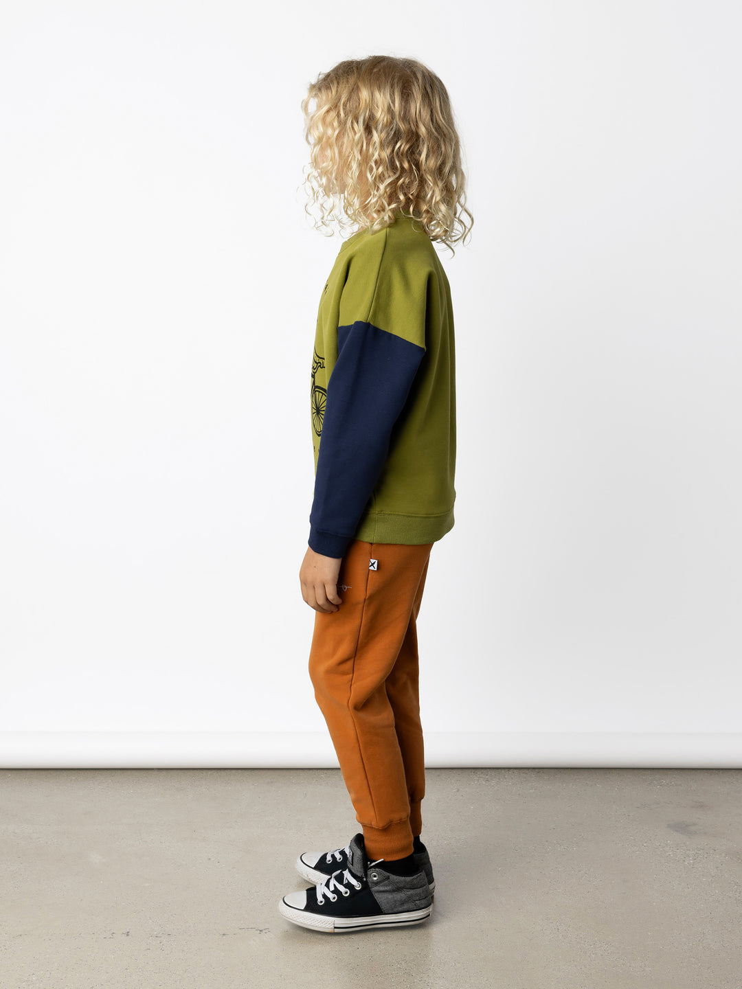 Minti kids clothing. Super cosy oversized fit crew with drop shoulder detail. 2x2 Rib at the neck, hem and cuffs. 330 Gram // Brushed Inside // 95% Cotton // 5% Elastane.