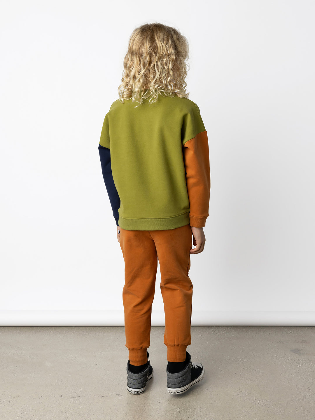 Minti kids clothing. Super cosy oversized fit crew with drop shoulder detail. 2x2 Rib at the neck, hem and cuffs. 330 Gram // Brushed Inside // 95% Cotton // 5% Elastane.