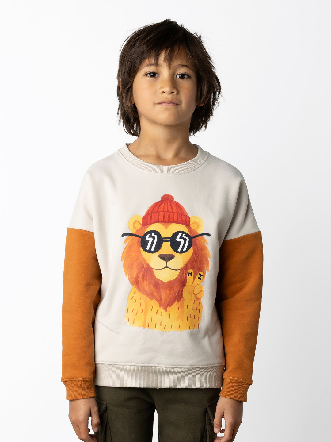 Minti kids clothing. Super cosy oversized fit crew with drop shoulder detail. 2x2 Rib at the neck, hem and cuffs. 330 Gram // Brushed Inside // 95% Cotton // 5% Elastane.
