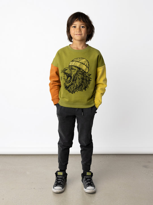 Minti kids clothing. Super cosy oversized fit crew with drop shoulder detail. 2x2 Rib at the neck, hem and cuffs. 330 Gram // Brushed Inside // 95% Cotton // 5% Elastane.