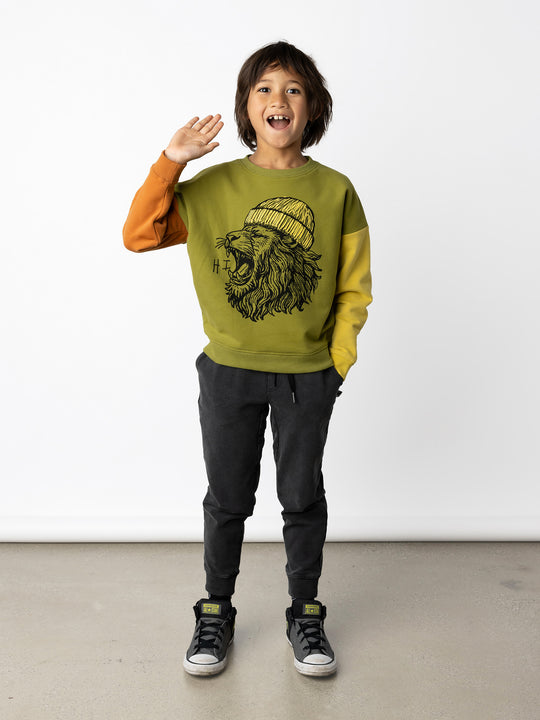 Minti kids clothing. Super cosy oversized fit crew with drop shoulder detail. 2x2 Rib at the neck, hem and cuffs. 330 Gram // Brushed Inside // 95% Cotton // 5% Elastane.