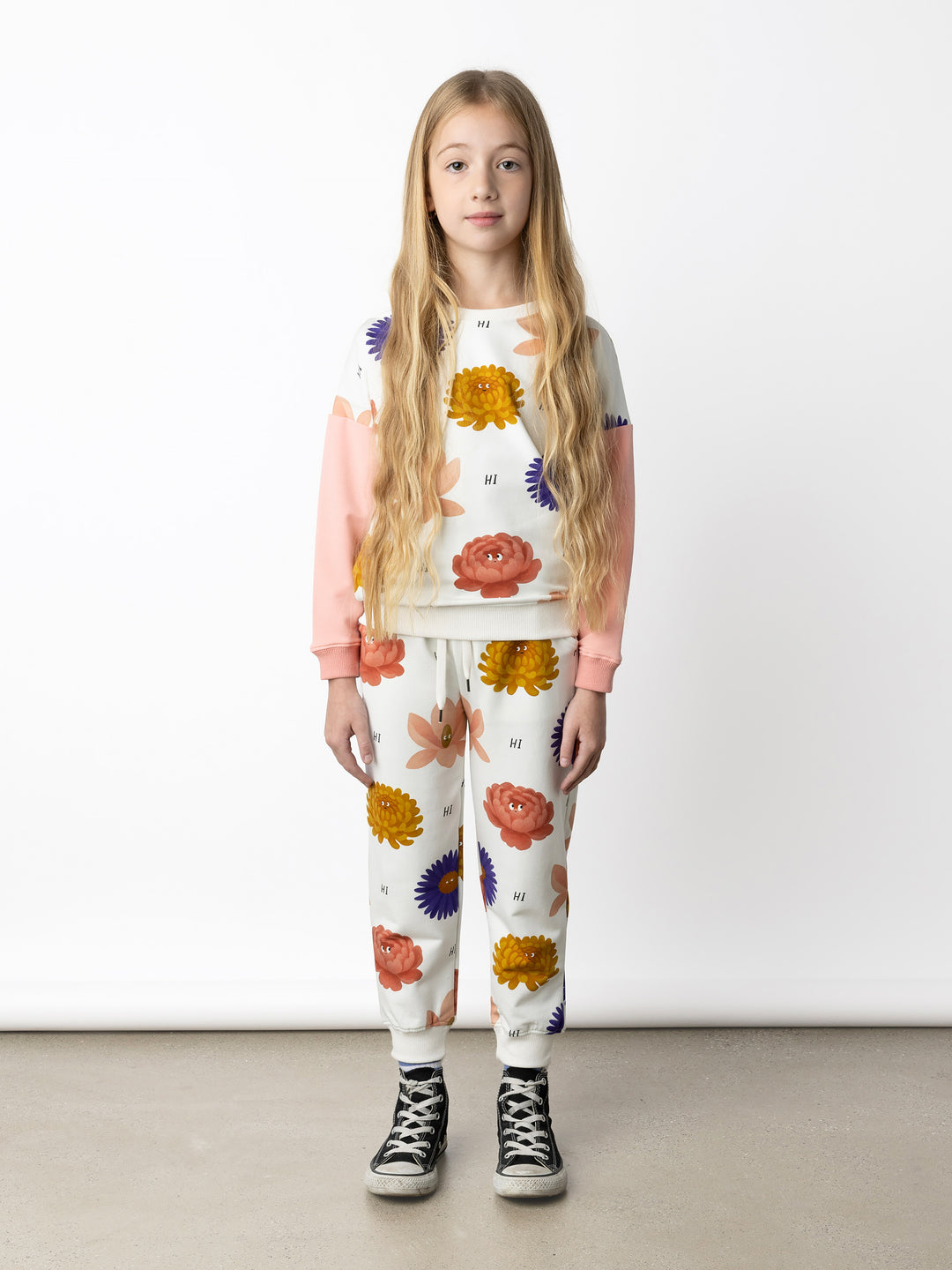 Minti kids clothing. Super cosy oversized fit crew with drop shoulder detail. 2x2 Rib at the neck, hem and cuffs. 320 Gram // 95% Cotton // 5% Elastane.