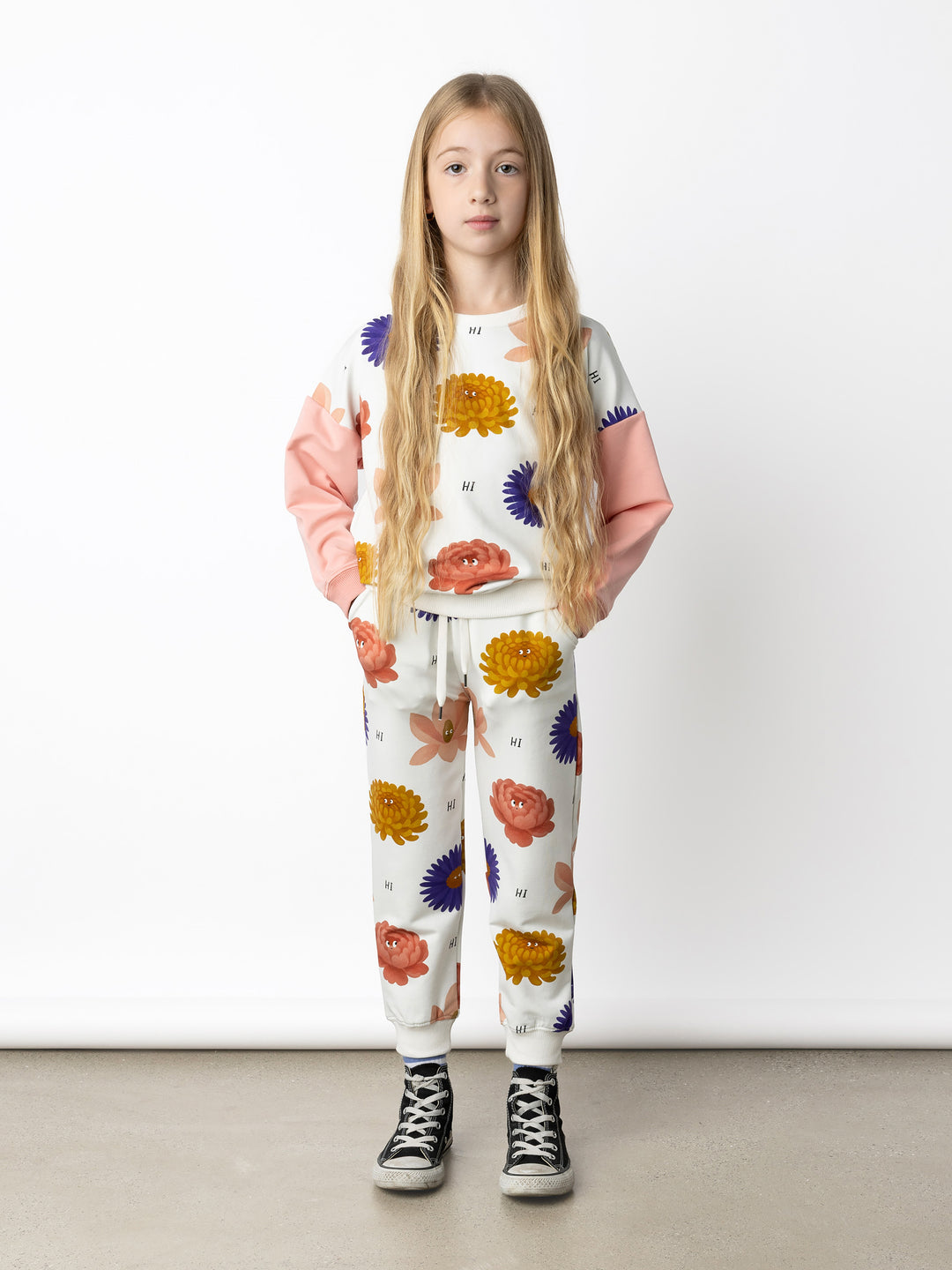 Minti kids clothing. Super cosy oversized fit crew with drop shoulder detail. 2x2 Rib at the neck, hem and cuffs. 320 Gram // 95% Cotton // 5% Elastane.