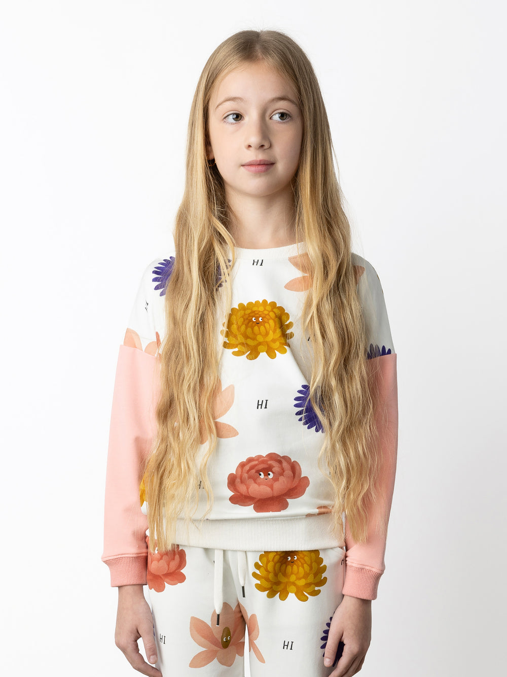 Minti kids clothing. Super cosy oversized fit crew with drop shoulder detail. 2x2 Rib at the neck, hem and cuffs. 320 Gram // 95% Cotton // 5% Elastane.