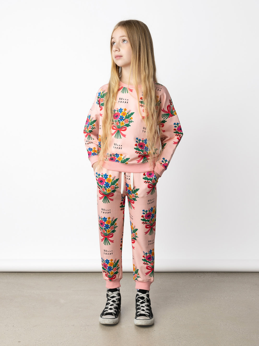 Minti kids clothing. Super cosy oversized fit crew with drop shoulder detail. 2x2 Rib at the neck, hem and cuffs. 320 Gram // 95% Cotton // 5% Elastane.