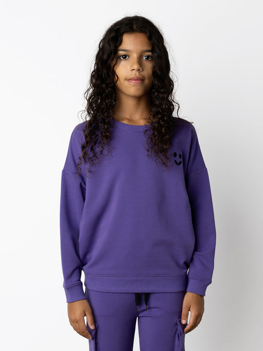 Minti kids clothing. Super cosy oversized fit crew with drop shoulder detail. 2x2 Rib at the neck, hem and cuffs. 320 Gram // 95% Cotton // 5% Elastane.