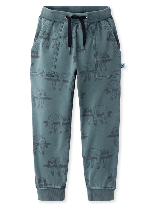 Minti kids clothing. Loose leg trackies with elasticated waistband, shoelace ties, 2x2 rib cuffs and super cool boxy pockets. 260 Gram // 95% Cotton // 5% Elastane.