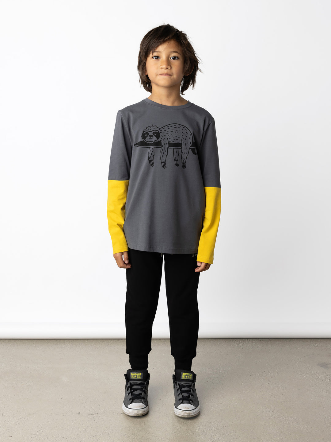 Minti kids clothing. Cosy and comfy tee with contrast sleeve panels for a cool pop of colour. 190 Gram // 95% Cotton // 5% Elastane