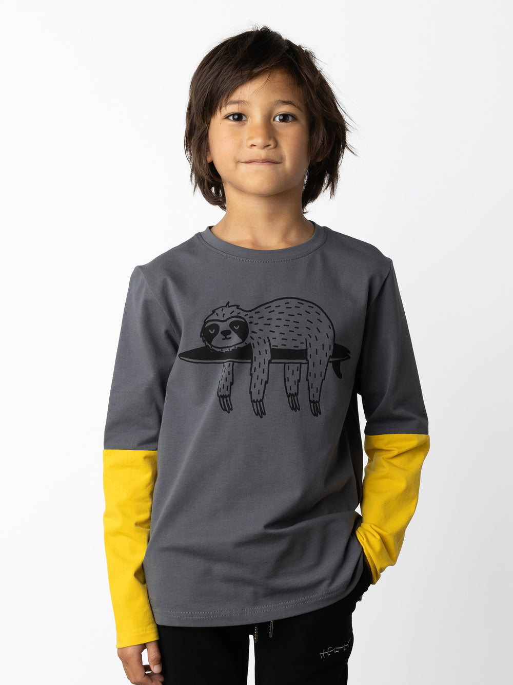 Minti kids clothing. Cosy and comfy tee with contrast sleeve panels for a cool pop of colour. 190 Gram // 95% Cotton // 5% Elastane