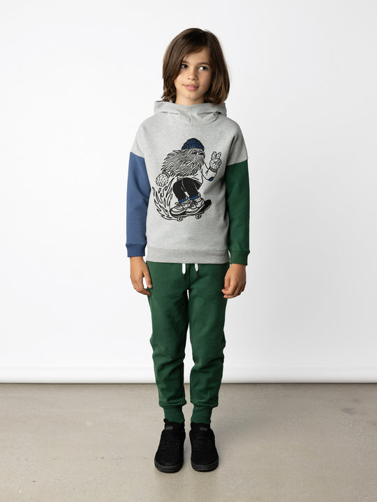 Minti kids clothing. Super cosy oversized fit hoodie with drop shoulder detail. 2x2 Rib on the hood edge, hem and cuffs. 330 Gram // Brushed Inside // 95% Cotton // 5% Elastane.