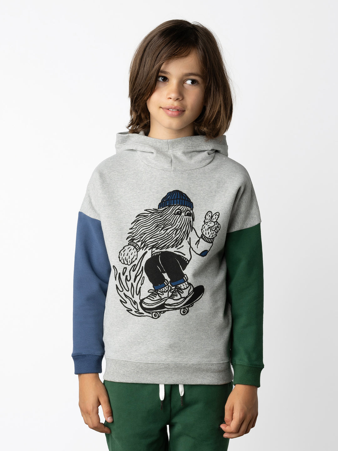 Minti kids clothing. Super cosy oversized fit hoodie with drop shoulder detail. 2x2 Rib on the hood edge, hem and cuffs. 330 Gram // Brushed Inside // 95% Cotton // 5% Elastane.