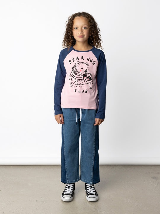 Minti kids clothing. Luxe raglan tee with contrast sleeves and neck. 190 Gram // 95% Cotton // 5% Elastane.