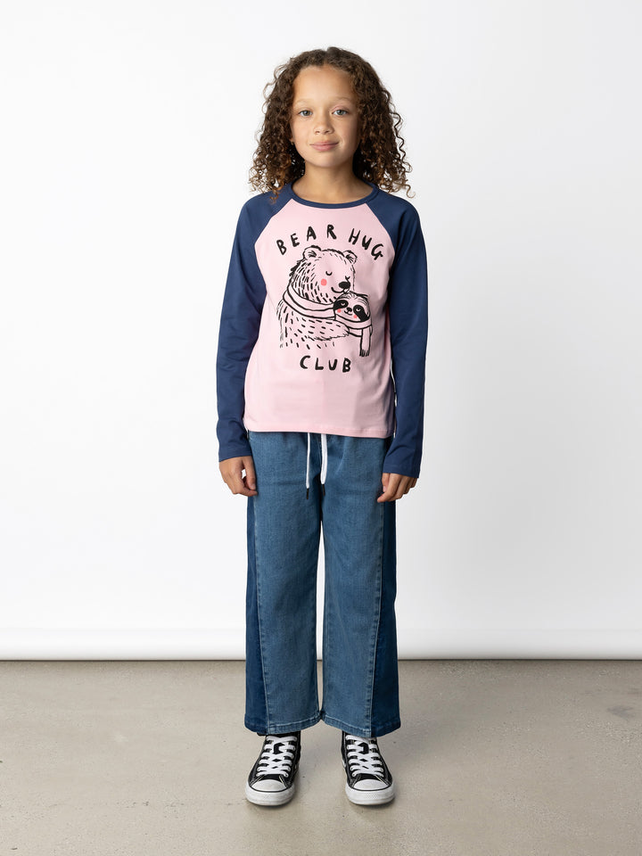 Minti kids clothing. Luxe raglan tee with contrast sleeves and neck. 190 Gram // 95% Cotton // 5% Elastane.