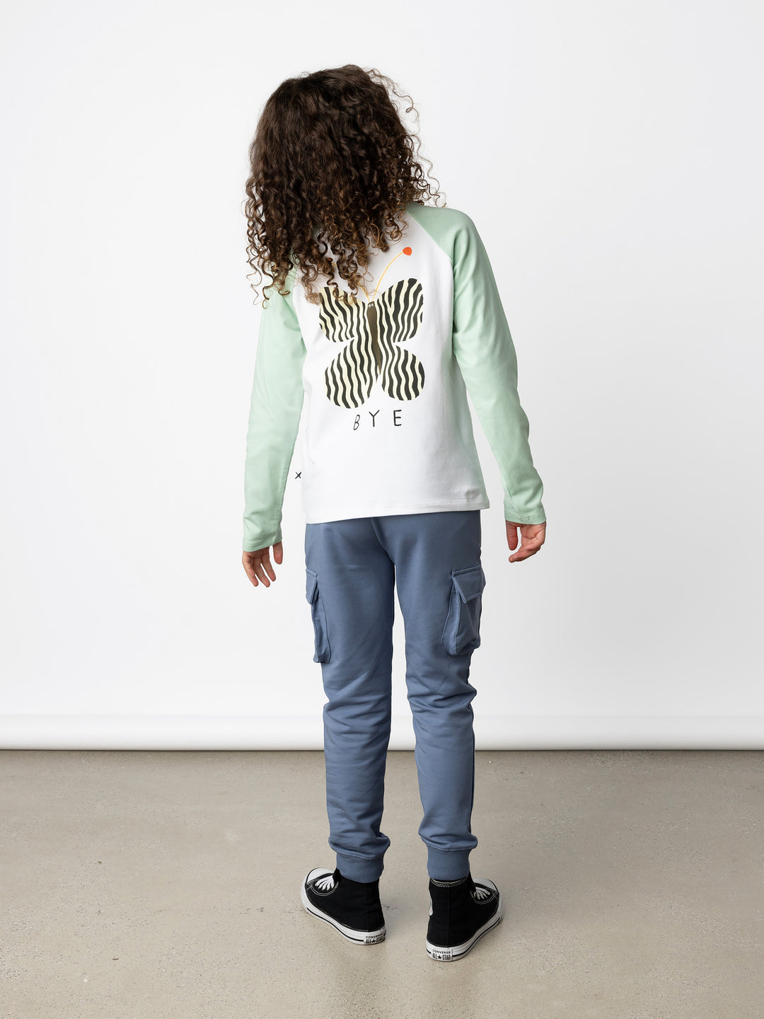 Minti kids clothing. Luxe raglan tee with contrast sleeves and neck. 190 Gram // 95% Cotton // 5% Elastane.