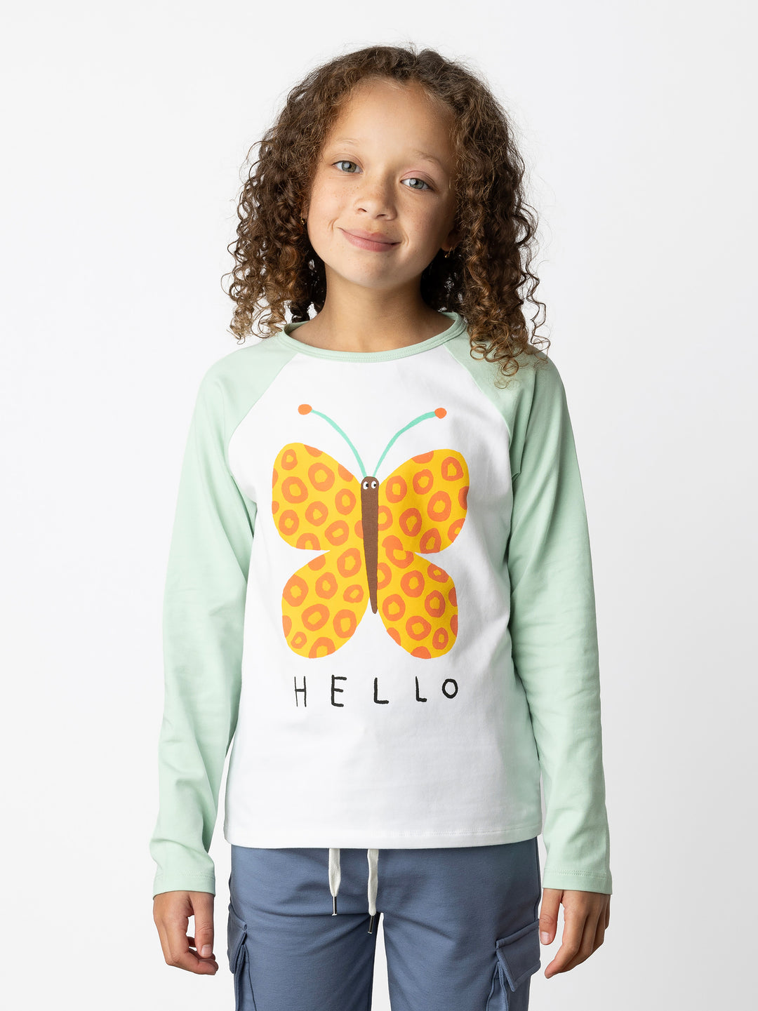 Minti kids clothing. Luxe raglan tee with contrast sleeves and neck. 190 Gram // 95% Cotton // 5% Elastane.