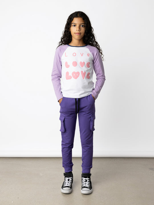 Minti kids clothing. Luxe raglan tee with contrast sleeves and neck. 190 Gram // 95% Cotton // 5% Elastane.