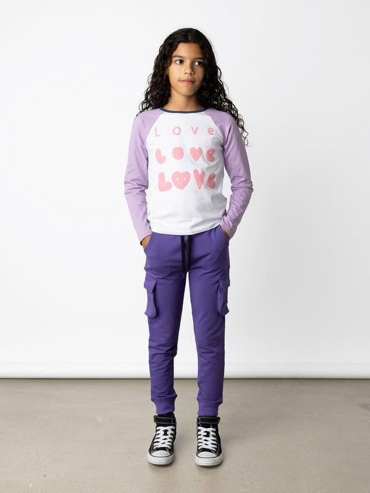 Minti kids clothing. Luxe raglan tee with contrast sleeves and neck. 190 Gram // 95% Cotton // 5% Elastane.