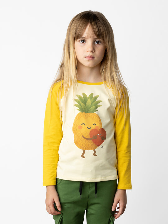 Minti kids clothing. Luxe raglan tee with contrast sleeves and neck. 190 Gram // 95% Cotton // 5% Elastane.