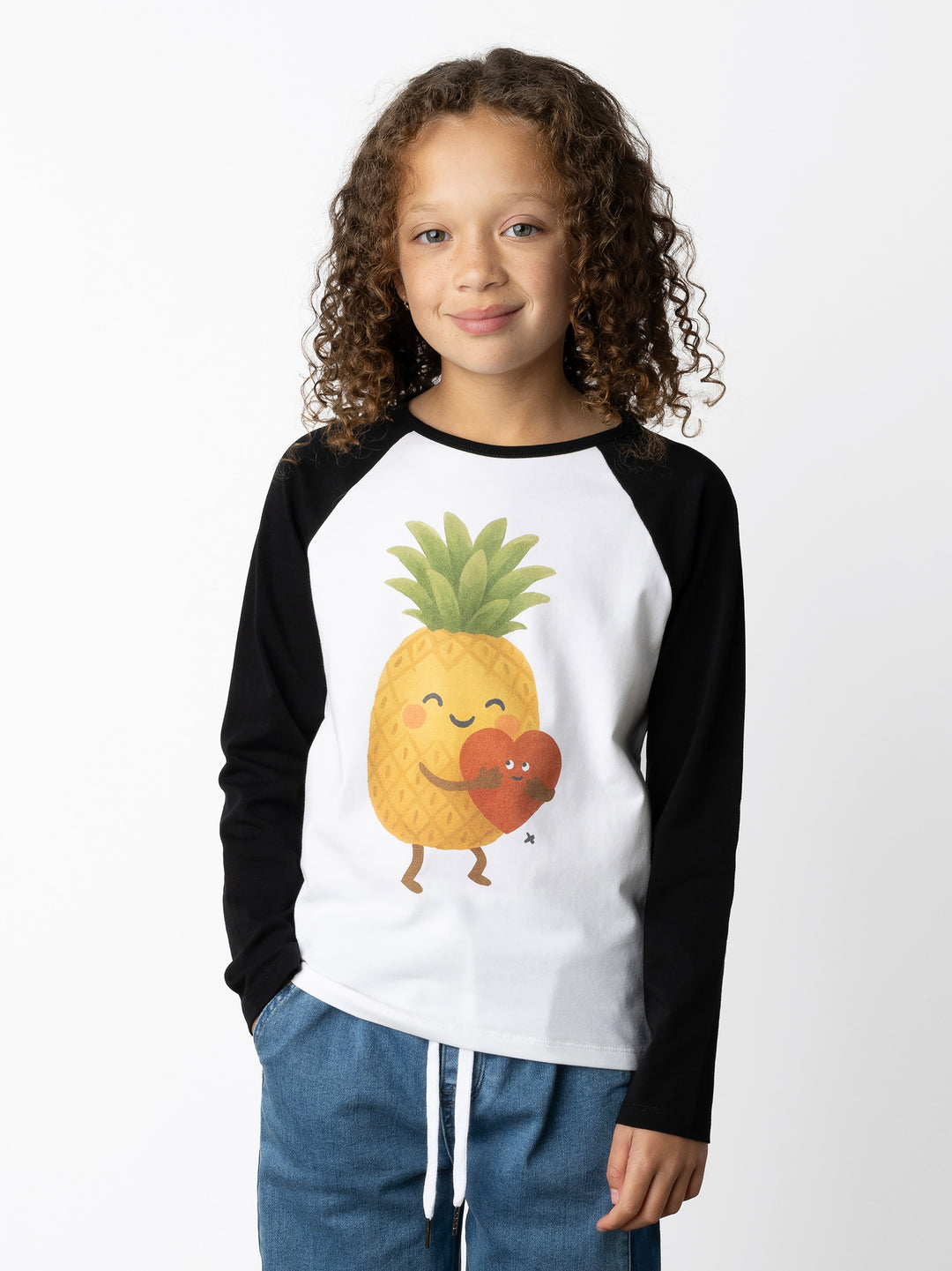 Minti kids clothing. Luxe raglan tee with contrast sleeves and neck. 190 Gram // 95% Cotton // 5% Elastane.
