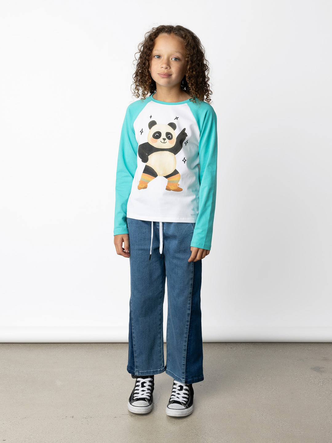 Minti kids clothing. Luxe raglan tee with contrast sleeves and neck. 190 Gram // 95% Cotton // 5% Elastane.