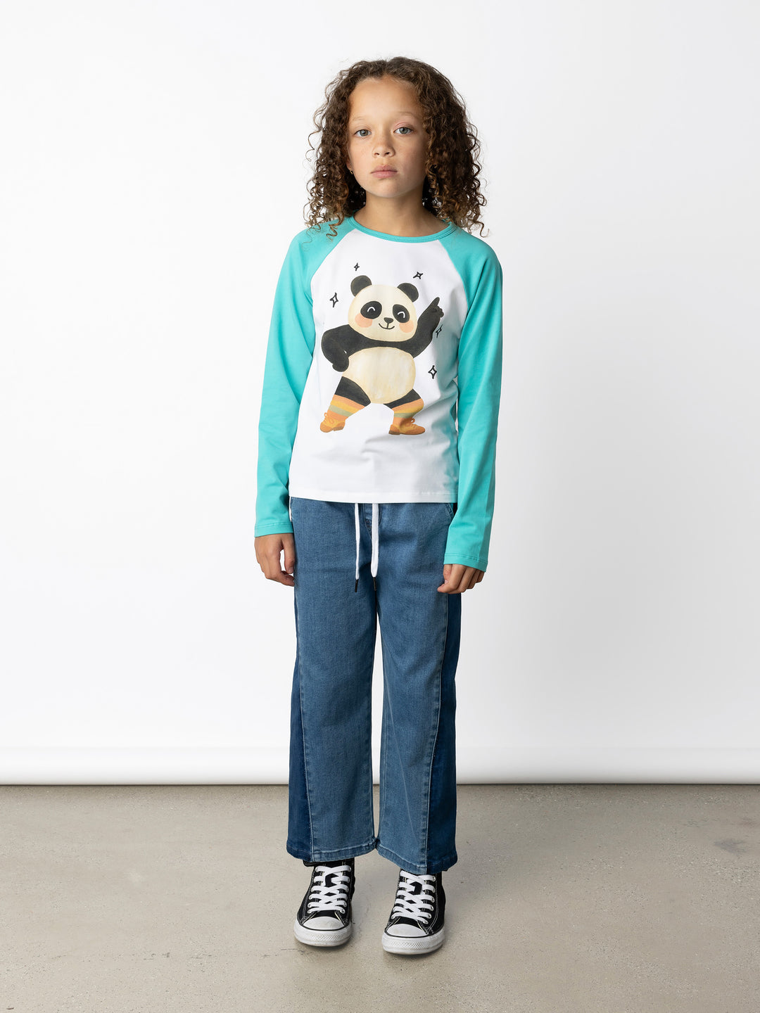 Minti kids clothing. Luxe raglan tee with contrast sleeves and neck. 190 Gram // 95% Cotton // 5% Elastane.