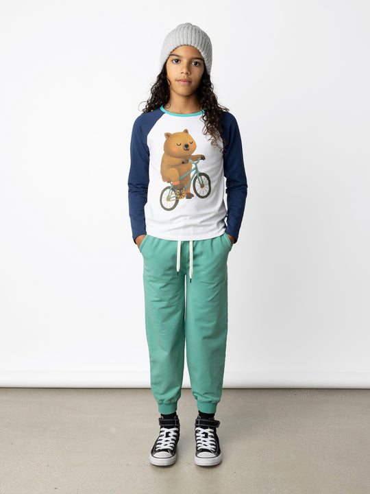 Minti kids clothing. Luxe raglan tee with contrast sleeves and neck. 190 Gram // 95% Cotton // 5% Elastane.