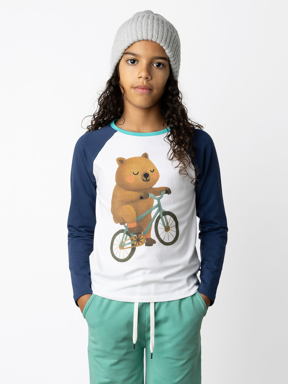 Minti kids clothing. Luxe raglan tee with contrast sleeves and neck. 190 Gram // 95% Cotton // 5% Elastane.