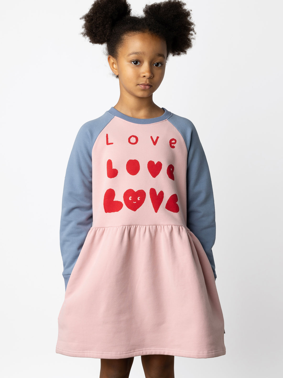 Minti kids clothing. Sweatshirting dress with raglan sleeves, ruched skirt seam and hidden side pockets. 330 Gram // Brushed Inside // 95% Cotton // 5% Elastane.