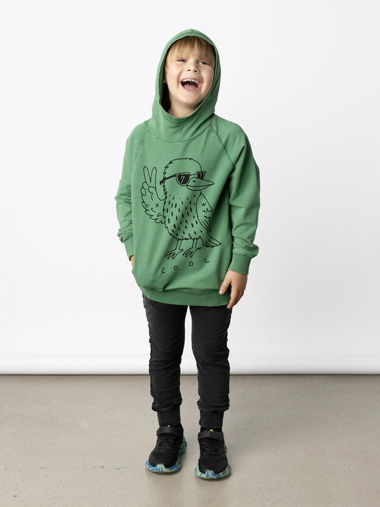 Minti kids clothing. Super comfy hoodie with side pockets and higher neck - perfect for cold days! 260 Gram // 95% Cotton // 5% Elastane.