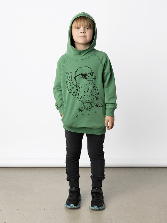 Minti kids clothing. Super comfy hoodie with side pockets and higher neck - perfect for cold days! 260 Gram // 95% Cotton // 5% Elastane.